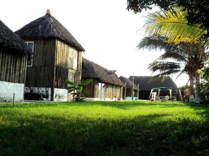 Отель Cabanas Pie De La Cuesta Коюка Экстерьер фото